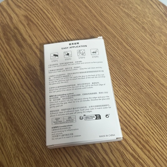 NWT Square Pink Press on Nails - Picture 2 of 4